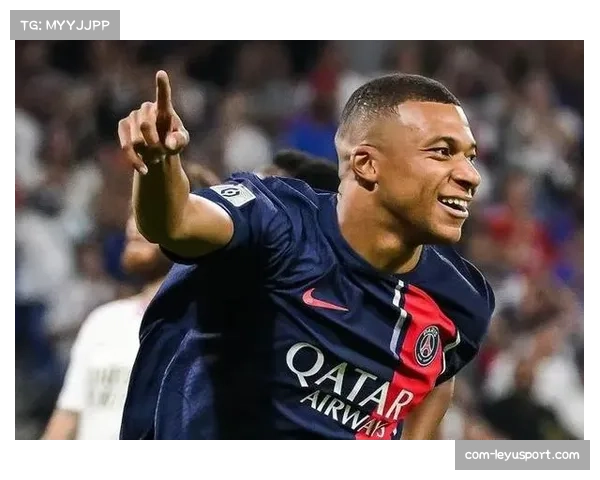 巴黎圣日耳曼公布对阵里昂大名单，姆巴佩在列，阿什拉夫伤愈回归